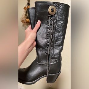 *SOLD* Vintage lace up Harley Davidson boots!